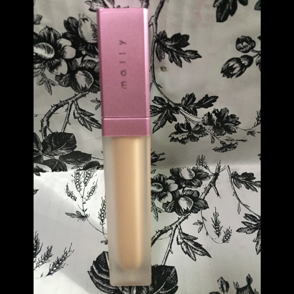 MALLY BEAUTY Concealer (MEDIUM)*U/B*
